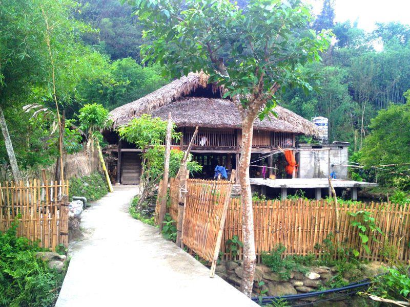 Thon Tha Tay Stilt House Ha Giang Exterior photo