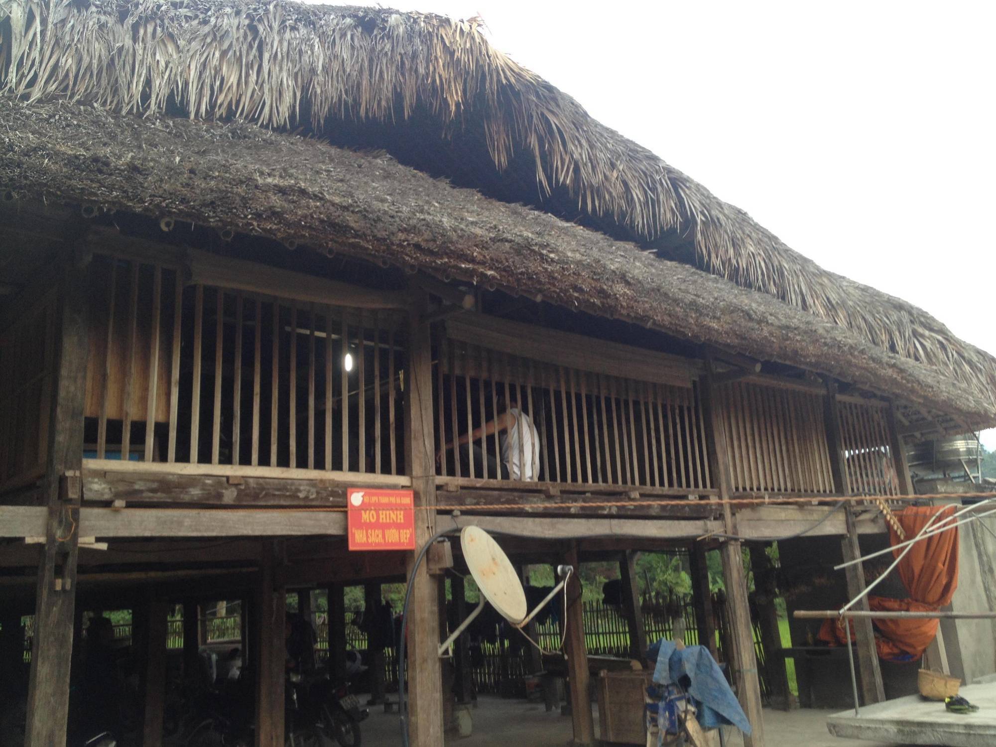 Thon Tha Tay Stilt House Ha Giang Exterior photo